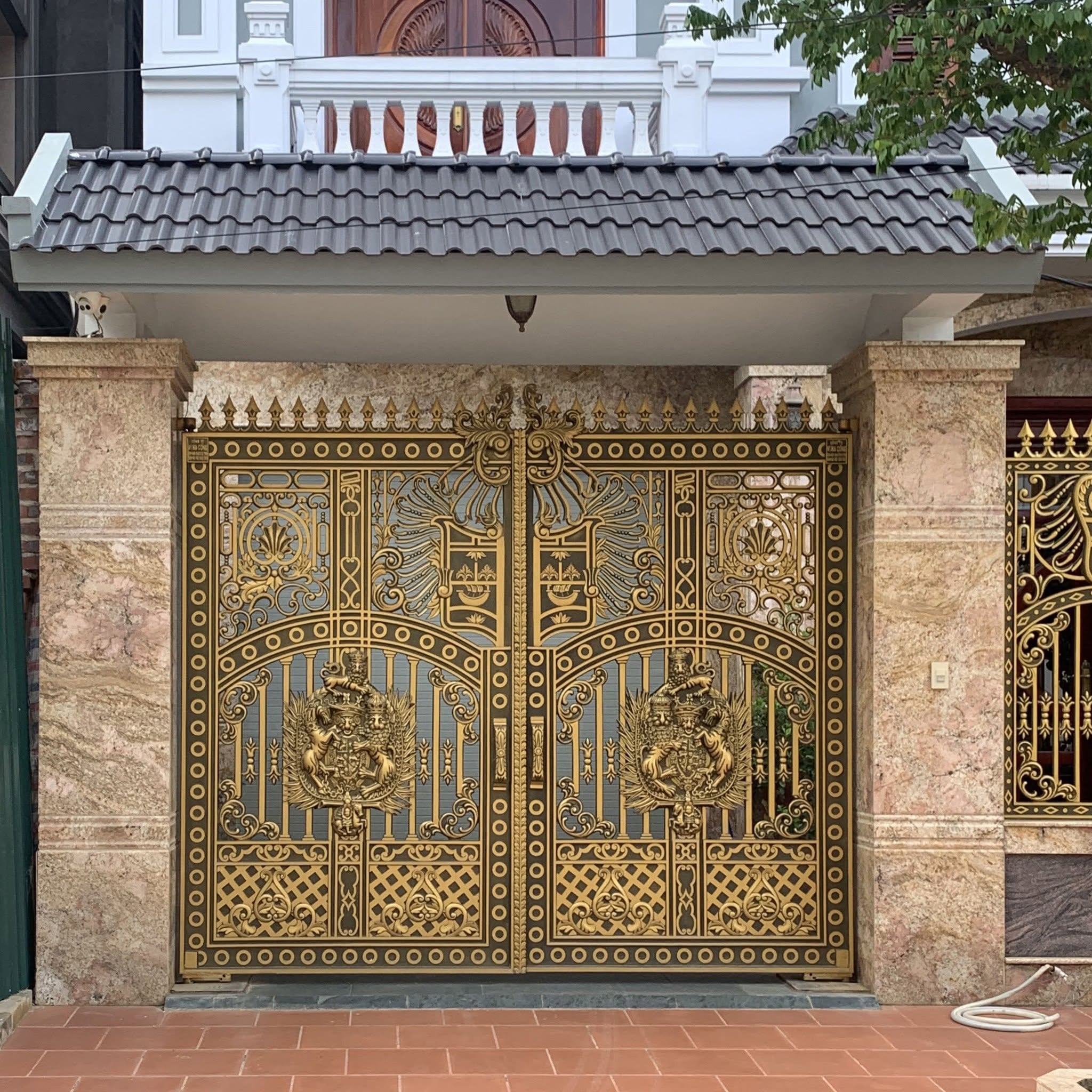 Cổng Nhôm Đúc - C014