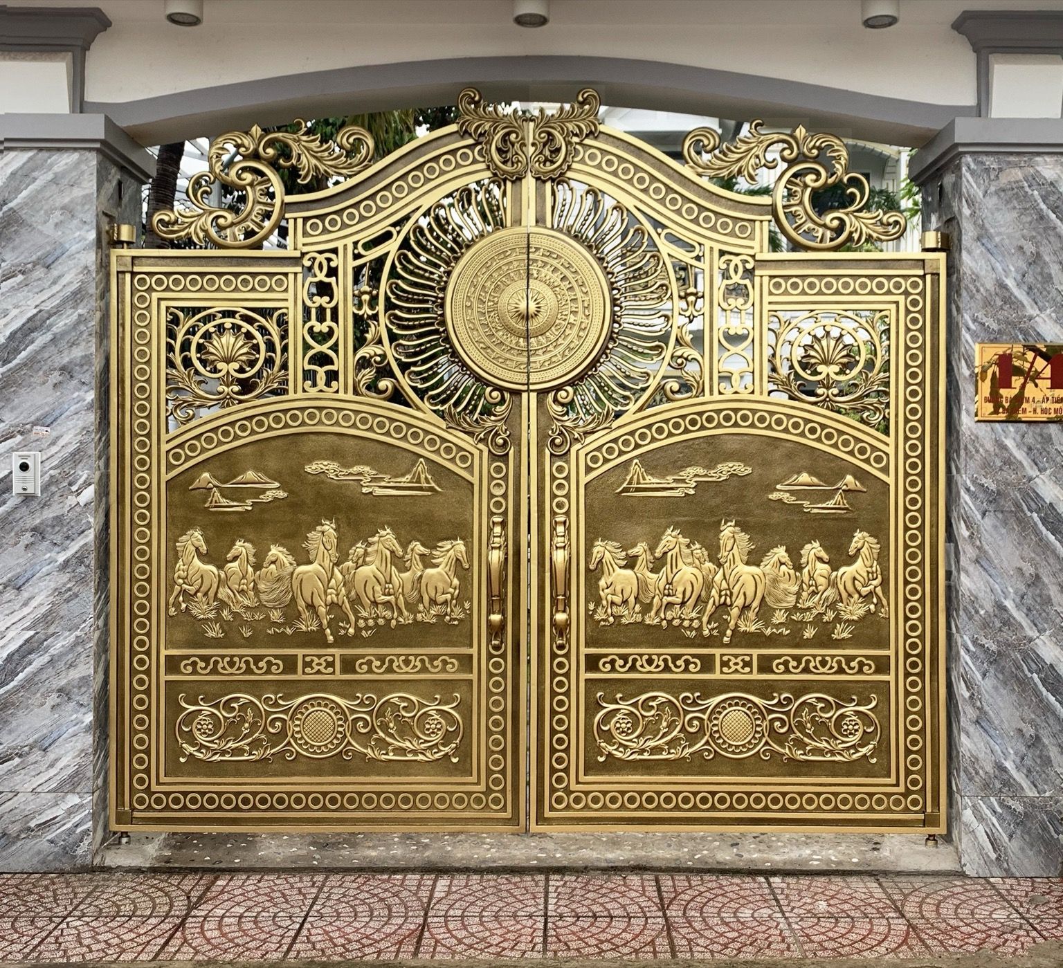 Cổng nhôm đúc - C020
